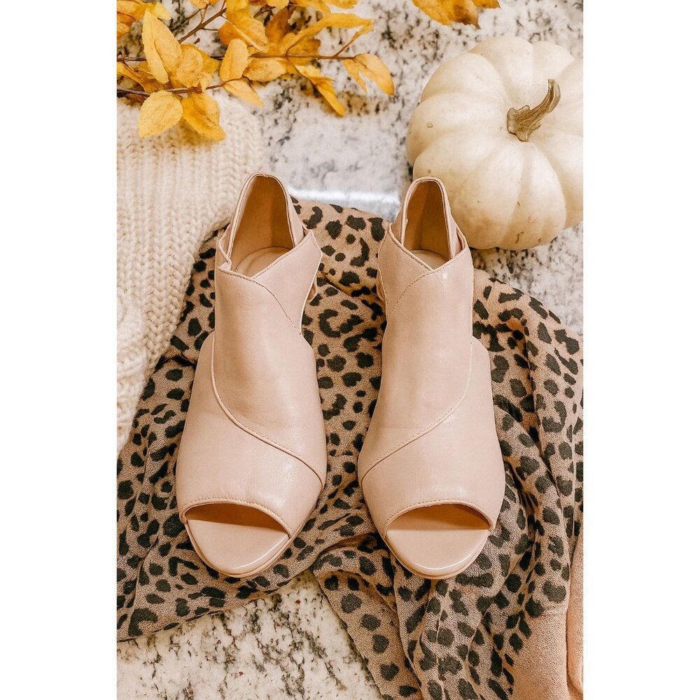 LifeStride Peep Toe Booties 6M Beige Soft System Cutout Heels Comfort